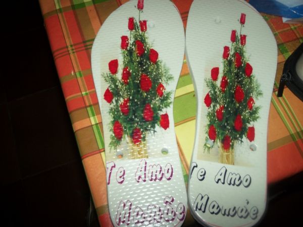 Sandálias personalizadas.