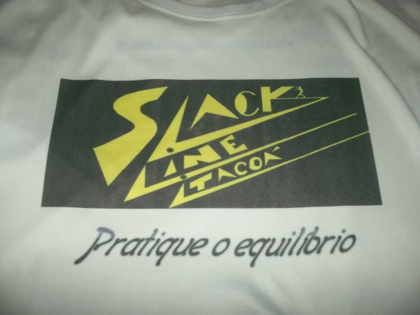 Camisas promocionais.